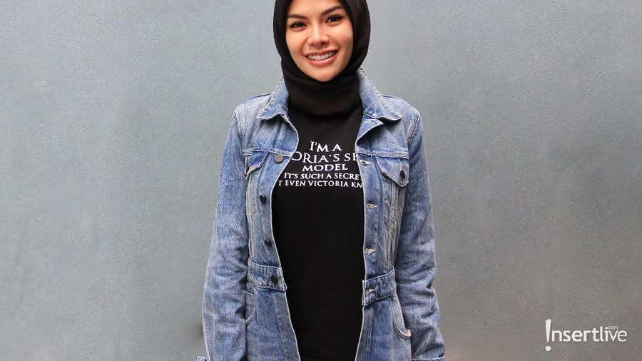 Berperan sebagai single mom, Nikita Mirzani buktikan bisa hidup layak tanpa bantuan dari siapapun.