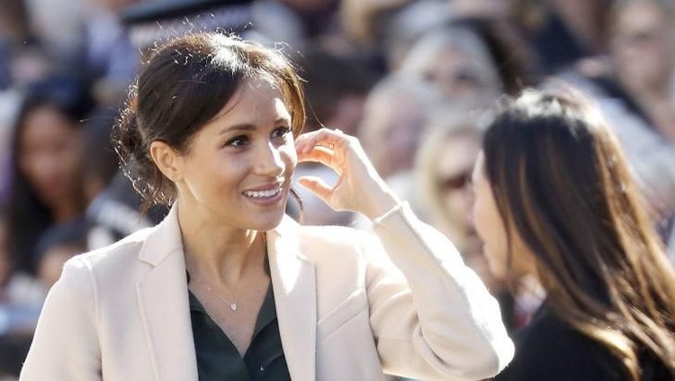 Meghan Markle hamil, Bun. Namun dia harus melakukan tugas kerajaan. Nah, aman nggak sih ibu hamil seperti Meghan banyak bepergian di awak lehamilan?