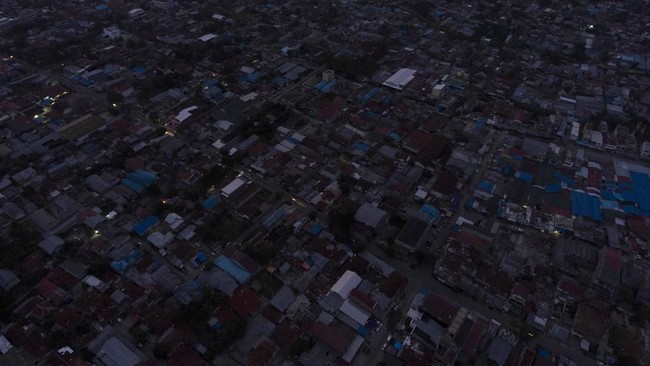 PLN mengaku telah berhasil memulihkan listrik sebagian pelanggan di Kabupaten Donggala, Sulawesi Tengah yang sempat padam pascabencana gempa dan tsunami.