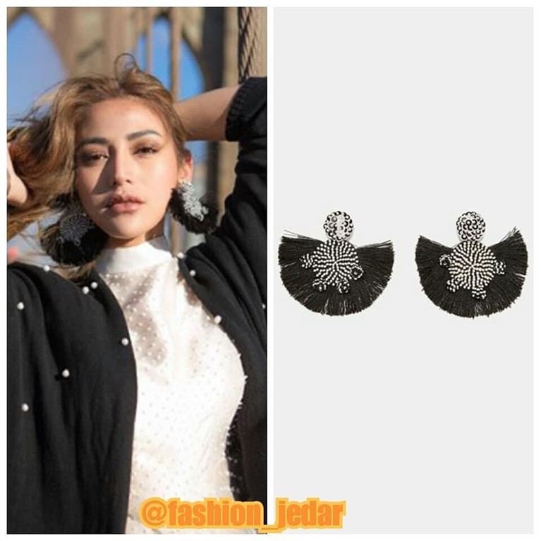Koleksi Anting Jessica Iskandar, dari yang Murah Hingga Mahal Dijuluki sebagai artis sosialita, Jesica Iskandar atau Jedar, kerap mengenakan barang mewah. Seperti koleksi anting yang dibanderol harga murah hingga mahal.