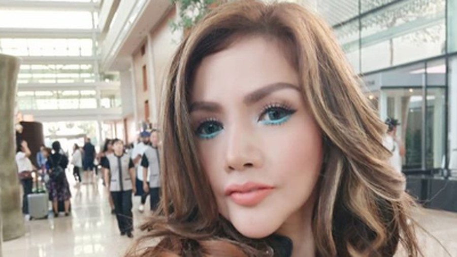 Kumalasari Selain Ratna Sarumpaet, berikut daftar lima artis yang terang-terangan mengaku menjalani operasi plastik (oplas).