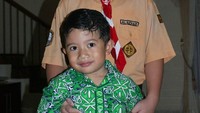 <p>Kata Sutopo, inilah ketika dua jagoannya masih kecil. Sekarang si jagoan sudah tidak mau digendong dan diajak main, Bun. He-he-he. /Foto: Instagram Sutopo Purwo Nugroho</p>