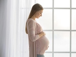 Benarkah Gerhana Matahari Cincin Berbahaya Bagi Ibu Hamil? Ini Fakta Medisnya