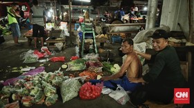 FOTO : Rupiah Mulai Bikin Harga Pangan Naik, Daya Beli Turun