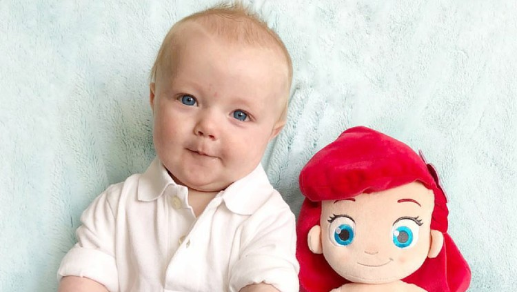 Bayi Berkostum Disney