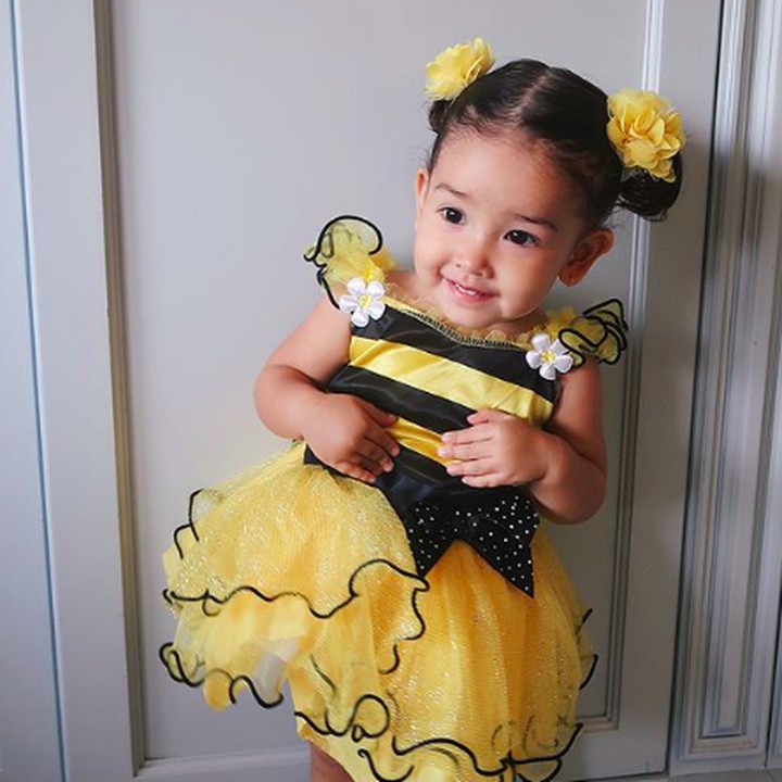 <p>Eh, ada lebah kecil yang siap mengisap madu nih. Hi-hi-hi. (Foto: Instagram @yaswildblood)  </p>