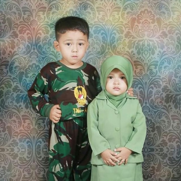 <p>Ya ampun, imut-imut banget nih TNI AD dan Persit Kartika Chandra Kirana-nya. (Foto: Instagram @nenasetiono_87)</p>
