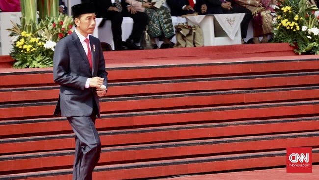 Peringatan empat tahun pemerintahan Presiden Joko Widodo turut diramaikan netizen.