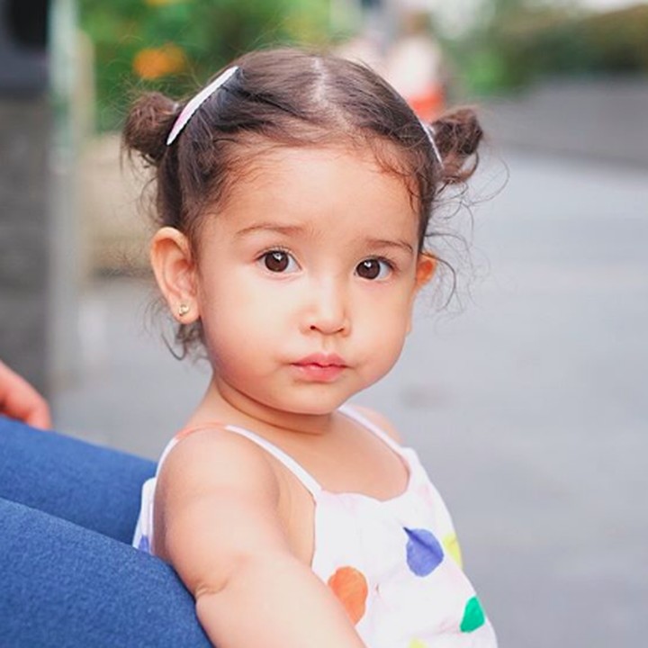 <p>Cara Seraphina memandang sukses bikin hati ini melting. (Foto: Instagram @yaswildblood)  </p>