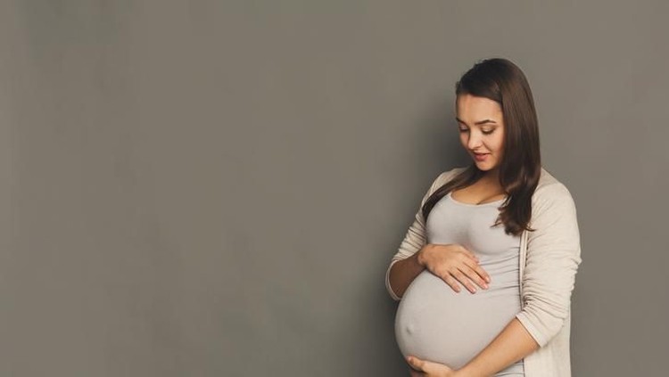 Stretch mark jadi salah satu kondisi yang dikhwatirkan ibu hamil. Ikuti 4 tips ini ya, Bun, untuk mengatasi stretch mark ketika hamil.