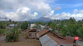 VIDEO: Erupsi, Gunung Soputan Berstatus Siaga