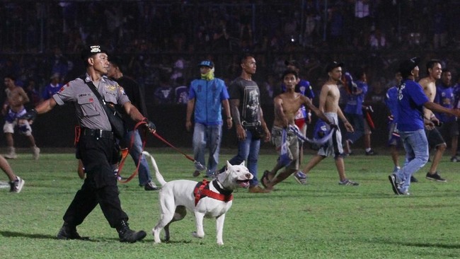 CEO Arema FC Iwan Budianto memastikan pihaknya tak akan mengajukan banding sanksi dari Komdis PSSI terkait insiden melawan Persebaya di Stadion Kanjuruhan.