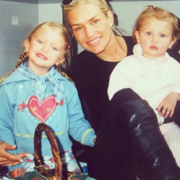 <p>Mungkin nggak banyak yang tahu bahwa model terkenal Gigi dan Bella Hadid adalah anak dari model terkenal pada masanya, Yolanda Hadid. (Foto: Instagram/yolanda.hadid)  </p>