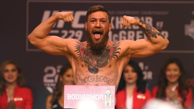 Tantangan Conor McGregor terhadap Mark Wahlberg tak mendapat respons dari aktor Hollywood tersebut dan ia justru ditantang juara dunia tinju, Regis Prograis.