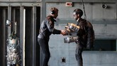 FOTO: Jet Suit, Jas Terbang dengan Lima Mesin Jet Miniatur Pria asal Inggris, Richard Browning menciptakan 'jas terbang' dengan kecepatan 32 mil per jam.