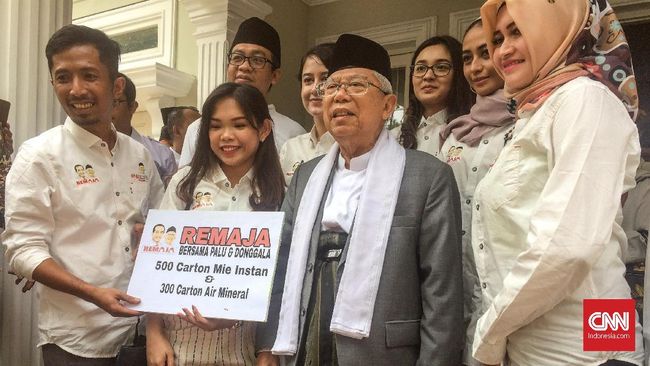 Ma'ruf Amin Tak Keberatan PA 212 Kawal Pemeriksaan Amien Rais Ma'ruf mengaku tak mau ikut campur dalam persoalan Amien Rais itu.