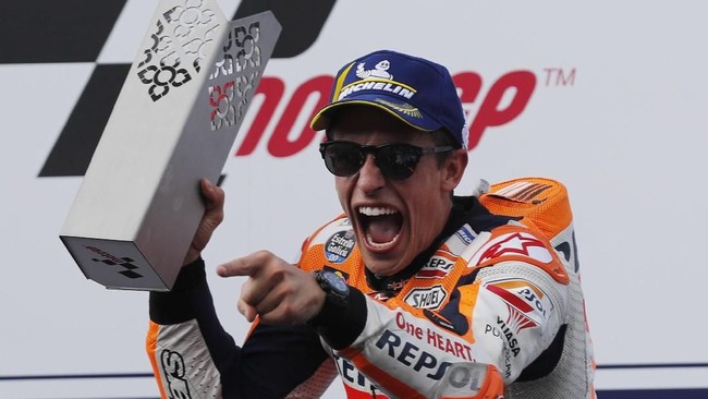 Marc Marquez mengakui bahwa dirinya belum berbicara dengan Jorge Lorenzo meskipun kini ia sudah jadi rekan setim di Honda.