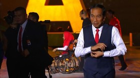 VIDEO: Jokowi Pamer Kebolehan Memanah di Panggung APG 2018