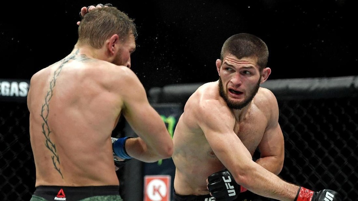 FOTO: Gelut Dahsyat Khabib vs McGregor di UFC
