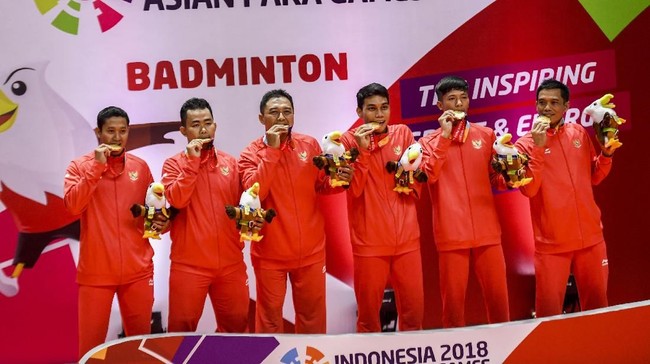 Berikut klasemen sementara Asian Para Games 2018 setelah Indonesia meraih emas pertama di cabor bulutangkis nomor beregu putra.