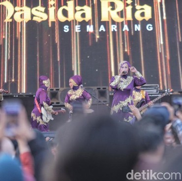 Cerita Grup Kasidah Nasida Ria Bawakan Lagu 'Bom Nuklir' di Jerman