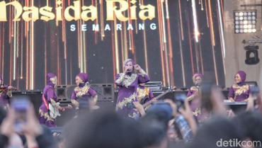 img-title Cerita Grup Kasidah Nasida Ria Bawakan Lagu 'Bom Nuklir' di Jerman