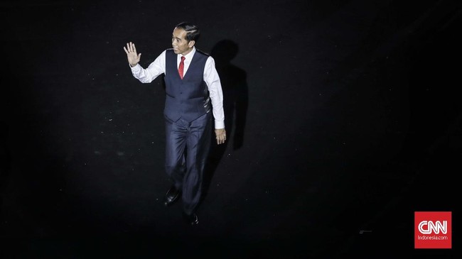 Presiden Jokowi membuka Asian Para Games 2018 dengan kata sambutan sekaligus menggunakan bahasa isyarat di Stadion GBK.