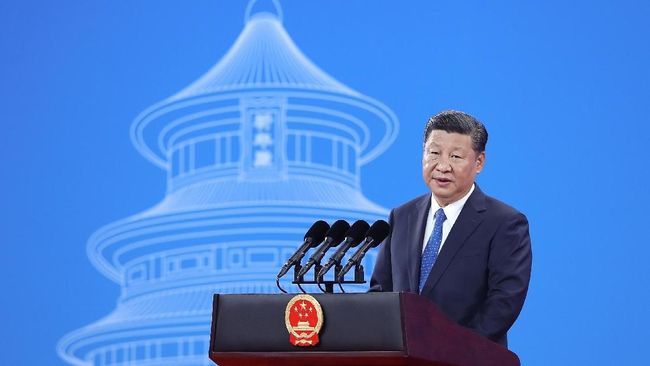 Promosi Dagang, Xi Jinping Tulis Surat ke Eks Bos Starbucks Presiden China Xi Jinping meminta eks CEO Starbucks Howard Schultz untuk membantu mempromosikan perdagangan antara China dan AS.
