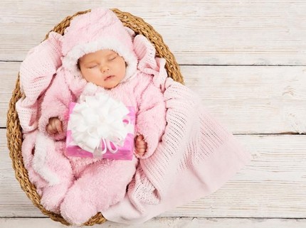 40 Nama Bayi Perempuan Cantik Berawalan Huruf R