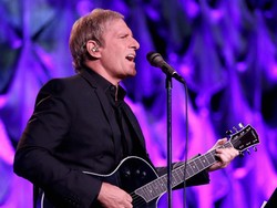 Michael Bolton Ceritakan Perjuangan Melawan Kanker Otak yang Mengancam Nyawanya