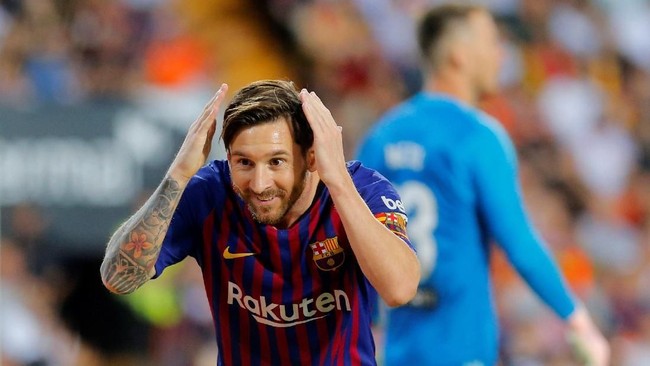Manchester City disebut pernah tak sengaja mengajukan penawaran untuk merekrut Lionel Messi dari Barcelona dengan harga rendah.