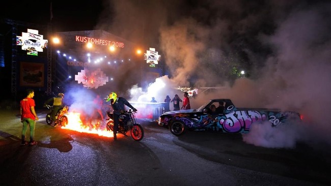 Ada 148 sepeda motor dan 28 mobil modifikasi yang mejeng di Kustomfest 2018. Seluruhnya merupakan karya anak bangsa.