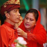 Potret Mesra Jokowi Dan Iriana Yang Terabadikan Kamera - Foto 1