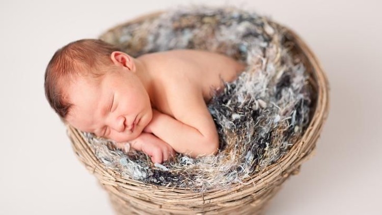 Bunda sedang mencari nama yang akan diberikan kepada si kecil? Nama bayi bermakna kuat yang HaiBunda rangkum berikut ini bisa jadi inspirasinya nih, Bun!