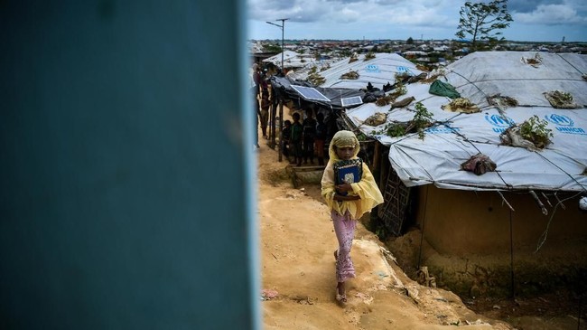Pemerintah Bangladesh menutup wilayah yang berbatasan dengan kamp Rohingya untuk mencegah penyebaran virus corona.
