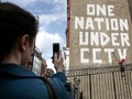 Menyusuri Karya Seni Banksy di Penjuru Bristol