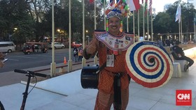 Jurnalis Menyambi Jadi Suporter Thailand di Asian Para Games