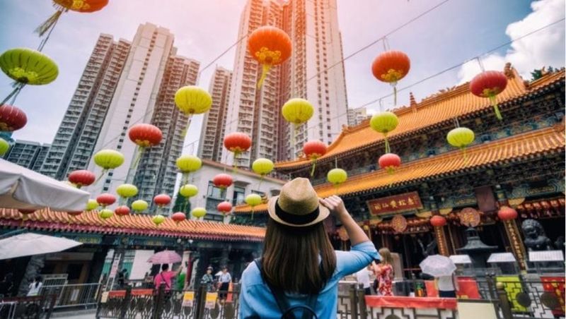 Selain Singapura, Hong Kong menjadi salah satu destinasi favorit turis Indonesia terutama yang liburan bersama keluarga.