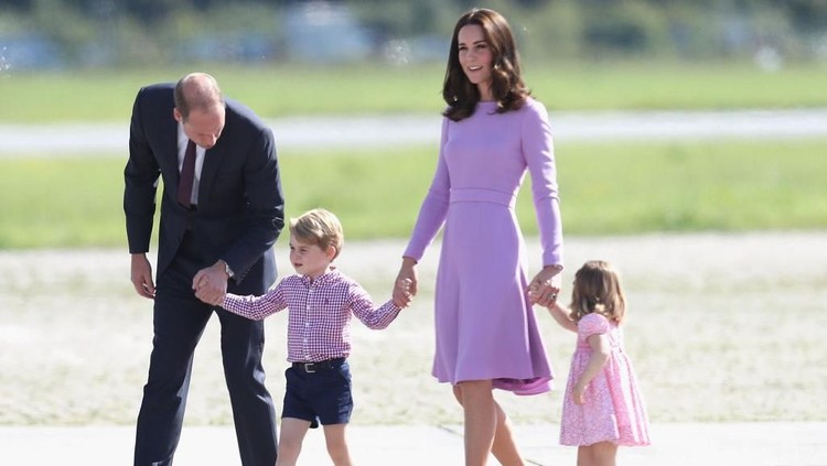 Kate Middleton berharap anaknya mampu menguasai bahasa Spanyol dan Italia. Simak yuk, alasan Kate mengajari anaknya bahasa asing.