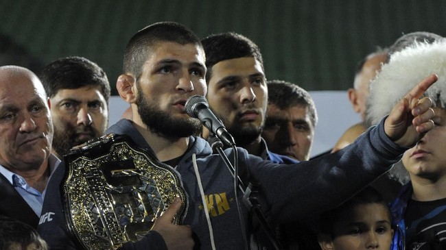 Khabib Nurmagomedov menegaskan tidak menyesal seandainya pun menyerang rekan Conor McGregor, Dillon Danis, dalam 100 kali kesempatan.