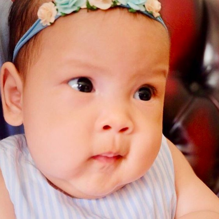 <p>Sarahza saat berumur 6 bulan. Pipinya nggemesin banget ya, Bun. (Foto: Instagram/ @hanumrais)  </p>