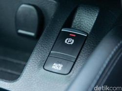 Mobil Kelamaan Parkir, Rem Tangan Elektronik Bisa Rusak?