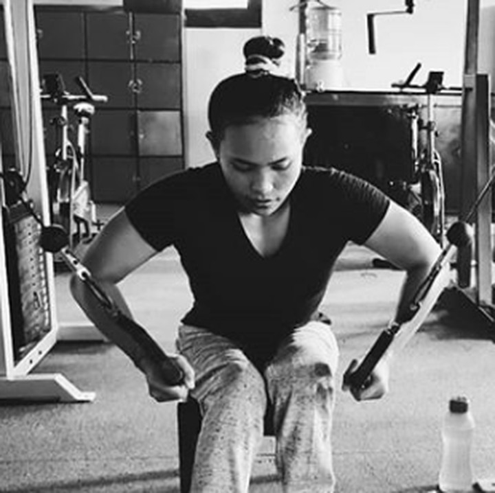 Ni Nengah Widiasih berhasil mempersembahkan medali perak untuk Indonesia di cabang olahraga angkat beban di Asian Para Games 2018. (Foto: Instagram @widia_angel)