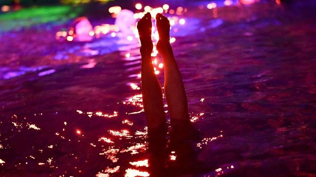 Bercinta dalam air jadi pilihan untuk mengeksplorasi aktivitas seksual. Gaya berhubungan intim yang satu ini memberikan sensasi berbeda.