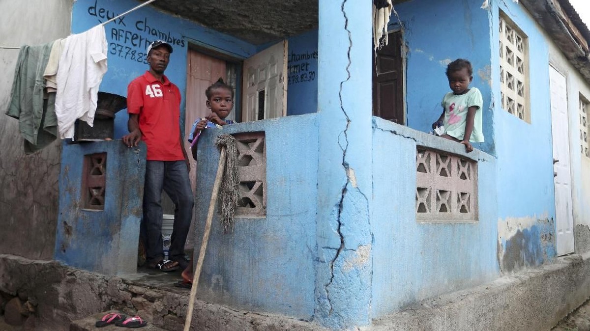 FOTO: Warga Bertahan di Tenda-tenda Pascagempa Haiti