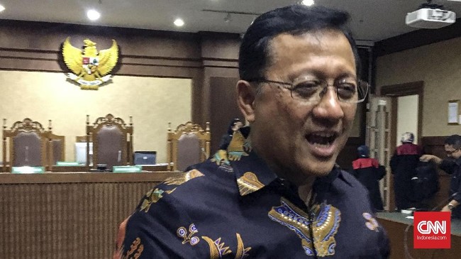 Selain memerintahkan PSU Pileg DPD Sumbar dengan menyertakan Irman Gusman, pemohon diperintahkan umumkan jati diri pernah jadi terpidana.