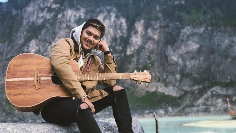 Abdul Idol berhasil menempati posisi runner up dalam ajang pencarian bakat, namun posisi itu dikatakan sebagai kutukan. Lalu apa yang dikatakan oleh Abdul ?