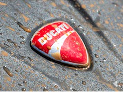 Markas Ducati Digerebek FBI Bersenjata
