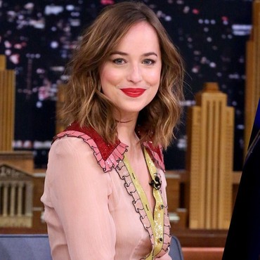 2 Tahun Pacaran, Chris Martin - Dakota Johnson Putus