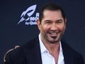 Dave Bautista dan Daniel Craig Akan Reuni di Knives Out 2